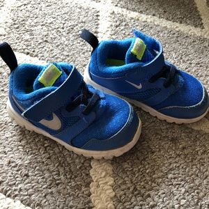 Toddler boys Nike Shoes 6c